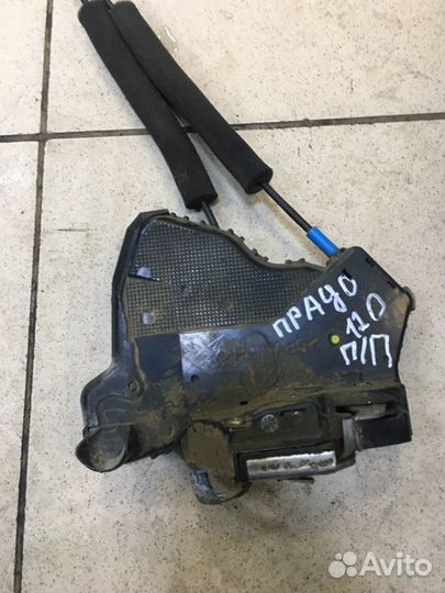 Замок дверной передний правый Toyota Land Cruiser