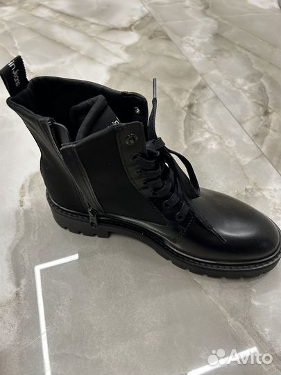 Ботинки женские 38 размер новые