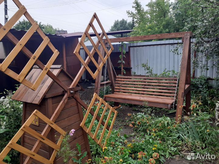 Мощные садовые качели из бруса