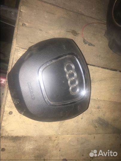 Подушка безопасности в руль Ауди А8 Д3 4е0880201bm