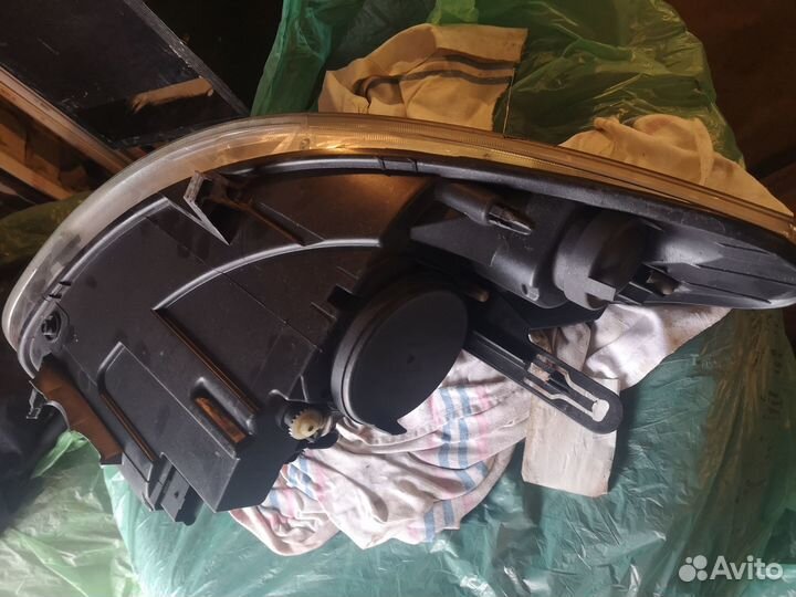 Фара Renault Fluence