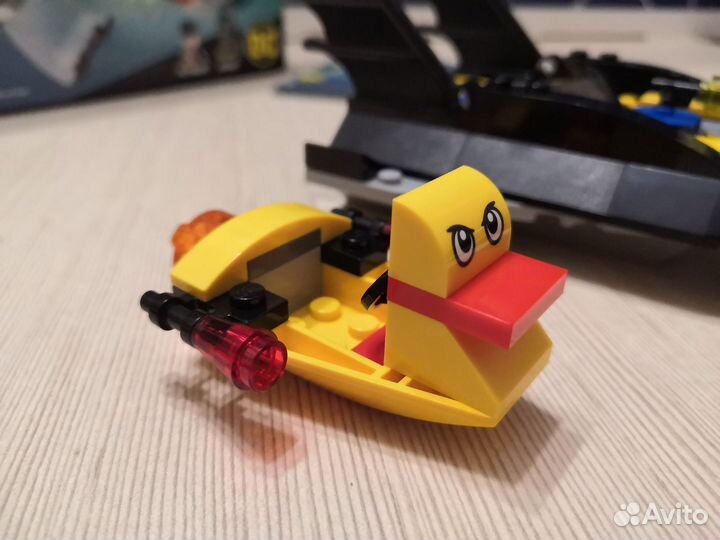 Lego DC 76158 Погоня за Пингвином на Бэткатере