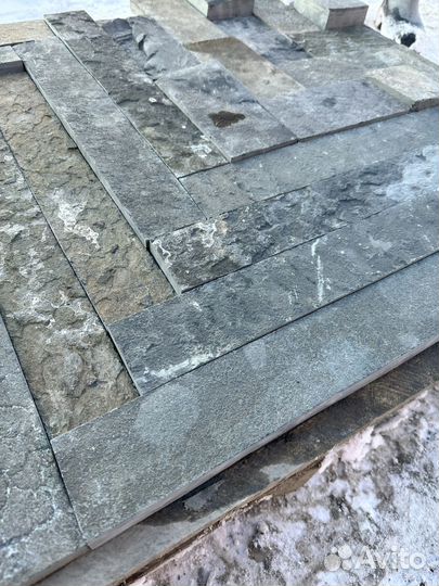 Ригельная плитка из натурального камня шунгита