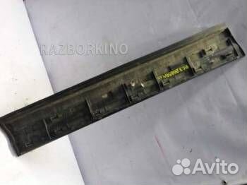 Накладка двери передней правой