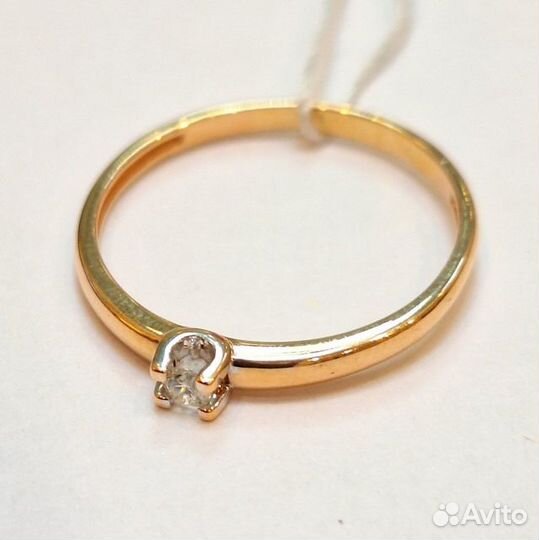 Золотое кольцо с камнем 18р