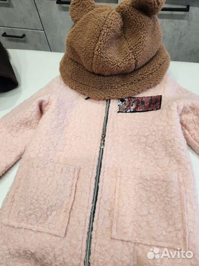 Пальто на девочку 134