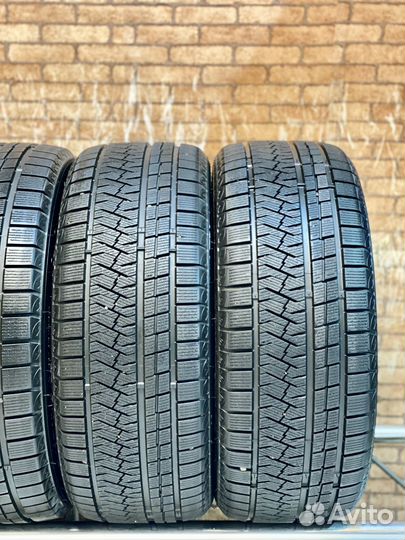 Triangle Snowlink TWT02 225/45 R18 и 255/40 R18