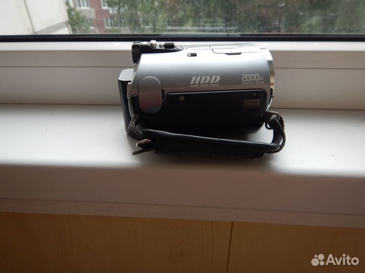 Продам видеокамеру sony DCR-SR82