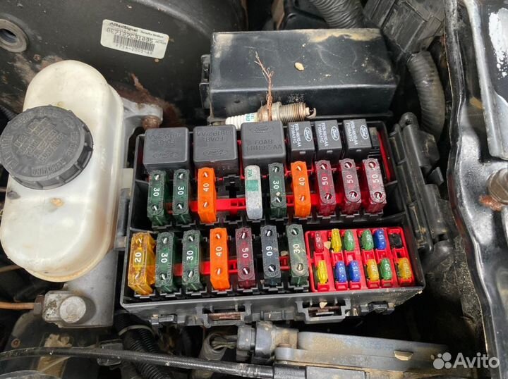 Блок предохранителей Ford Expedition 1