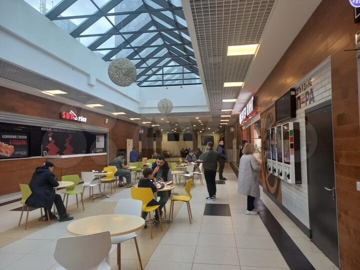 Общепит на фудкорте в ТЦ Метро Молл, 57 м²