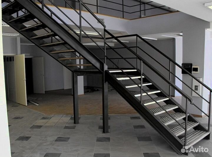 Металлическая лестница в дом под ключ дизайн 5638