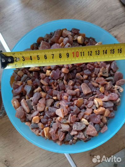 Необработанный янтарь