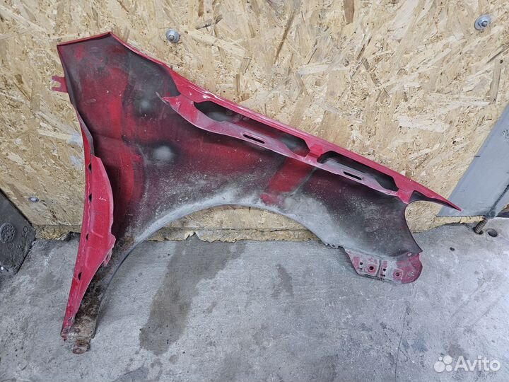 Volkswagen Golf 6 Крыло Левое переднее 5K6821215D