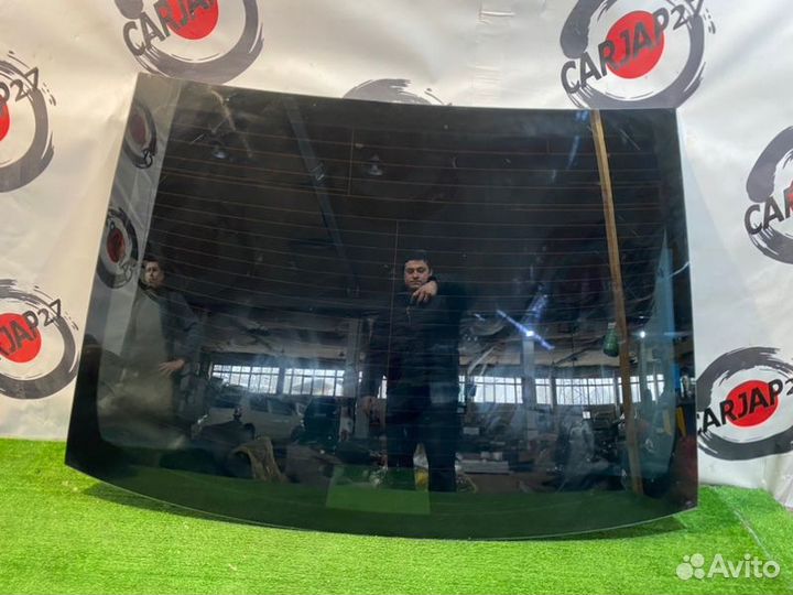 Стекло(2) задний Toyota Camry AVV50 2AR-FXE 2013