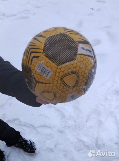 Футбольный мяч
