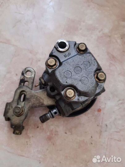 Мазда фамилия 1.3л 2000г Гур