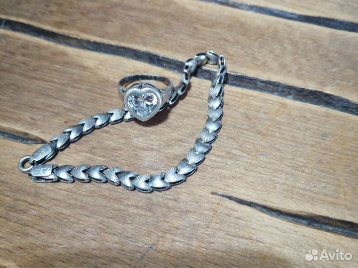 Серебряный браслет и кольцо в виде сердца
