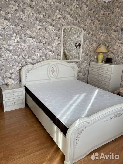 Спальный гарнитур