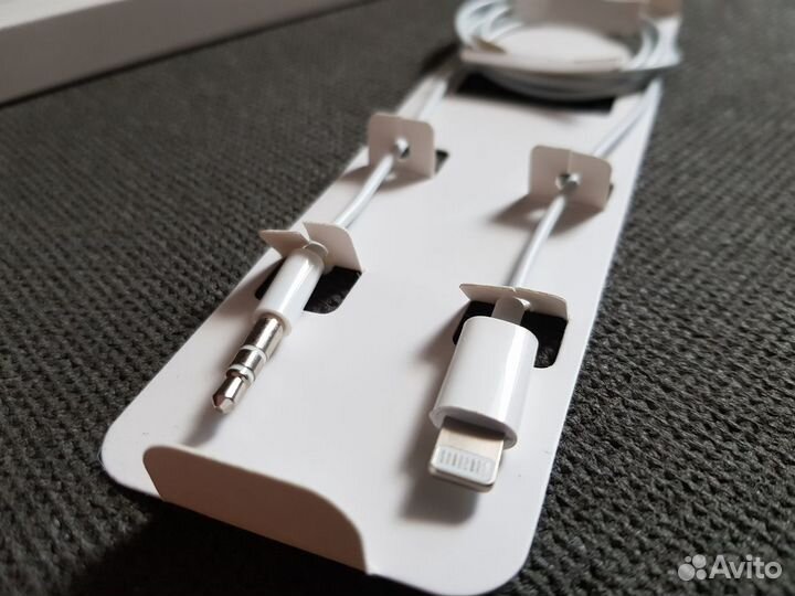 Аудио Кабель Apple 8-pin на 3,5 мм AUX 1 метр