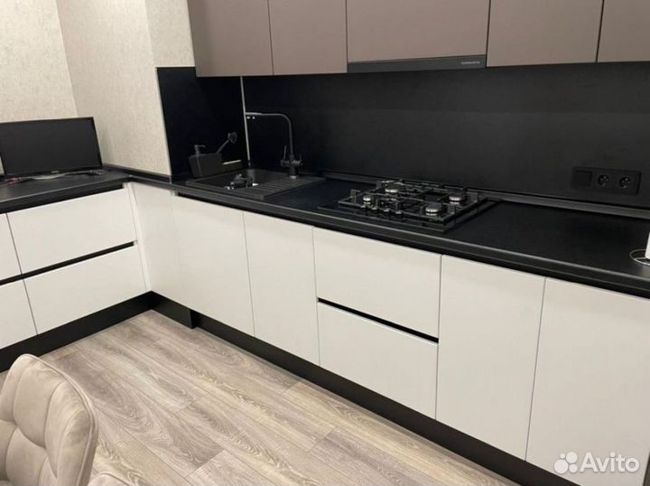 Кухонный гарнитур на заказ KZK-13636