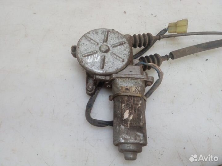 Стеклоподъемник передний правый Kia Sportage 1 2.0