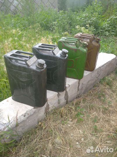 Канистры металлические 20 литров