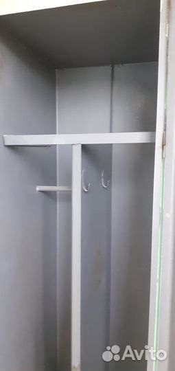 Шкаф металлический для одежды