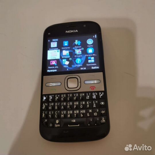 Телефон Nokia Е5-00