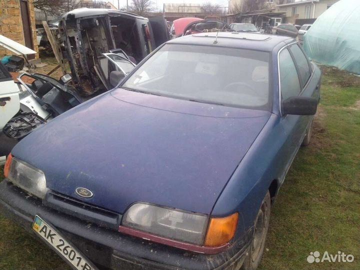 Ford Scorpio капот v razborr