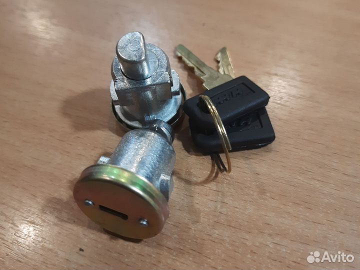 Замки бардачка Иж
