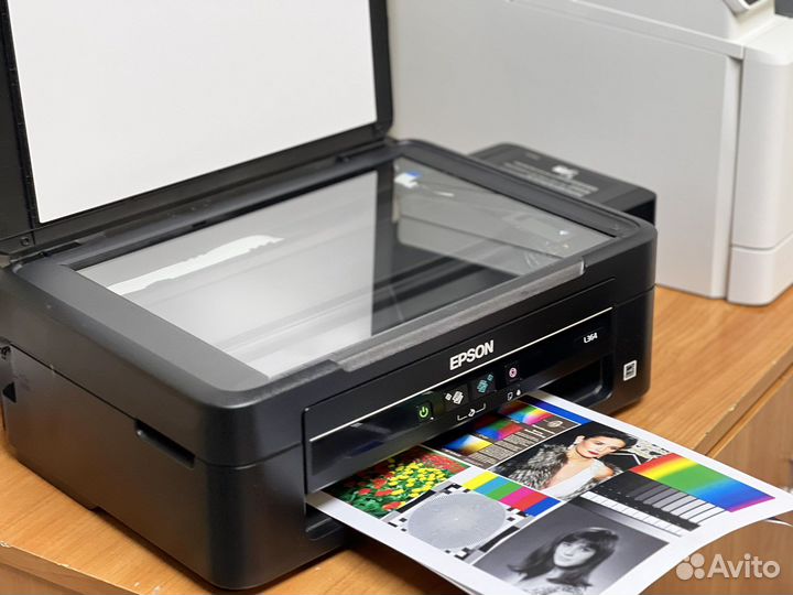 Цветной мфу epson L364 пробег 1000 листов