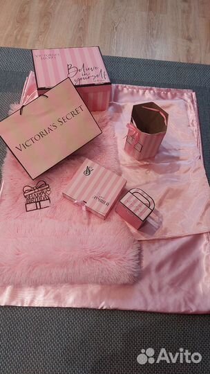 Постельное белье, коробки Victoria's Secret