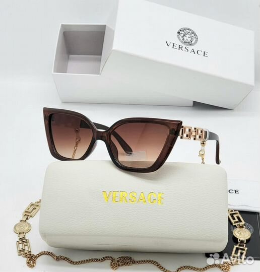 Солнцезащитные очки Versace с цепочкой