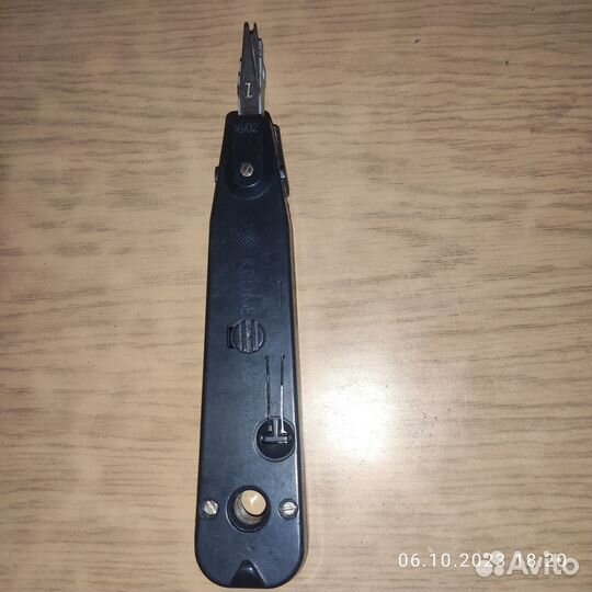 Инструмент для расшивания UTP кабеля