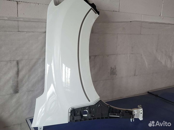 Renault duster 2- крыло переднее