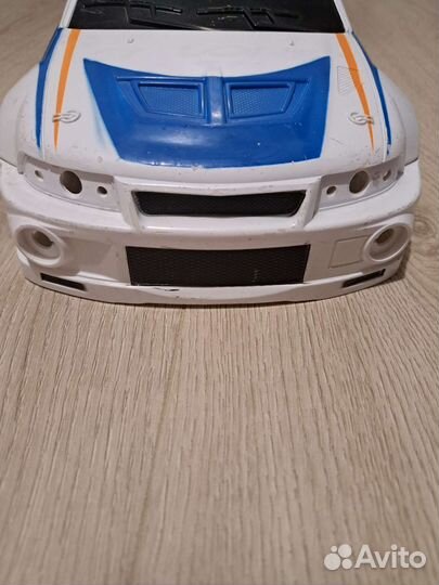 Корпус для игрушечной машины с колёсами