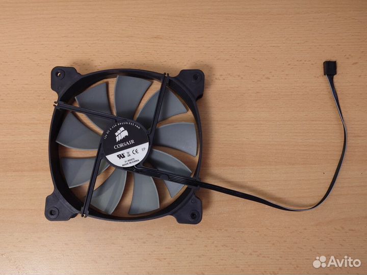 Вентилятор Corsair 140мм