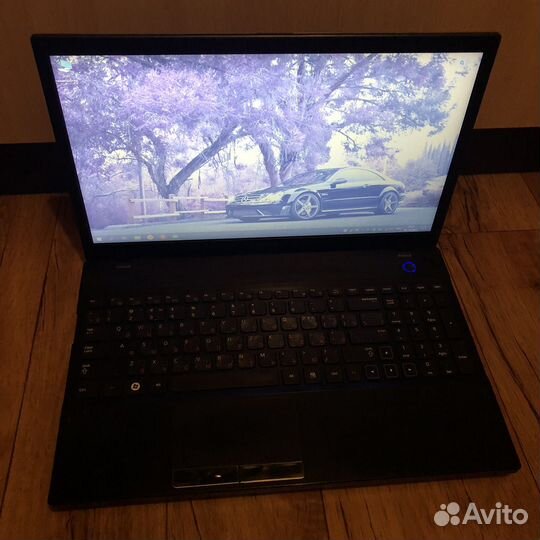 Ноутбук Samsung i3 4gb ssd120