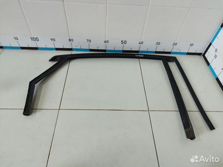 Уплотнитель стекла двери Mondeo IV 2007-2015 седан