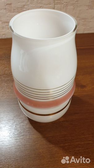 Ваза молочное стекло