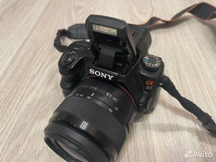 Зеркальный цифровой фотоаппарат Sony Alpha SLT-A37