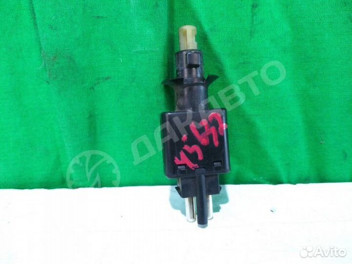 Выключатель стоп-сигнала Mercedes-Benz E W210