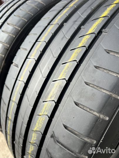 Pirelli P Zero PZ4 235/35 R20