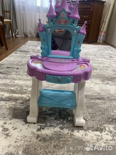 Детский столик - замок