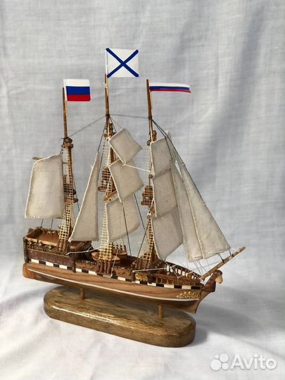 Модель корабля из дерева ручная работа