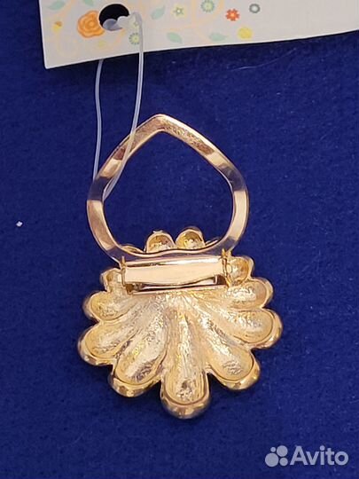 Держатель для шейного платка, шали