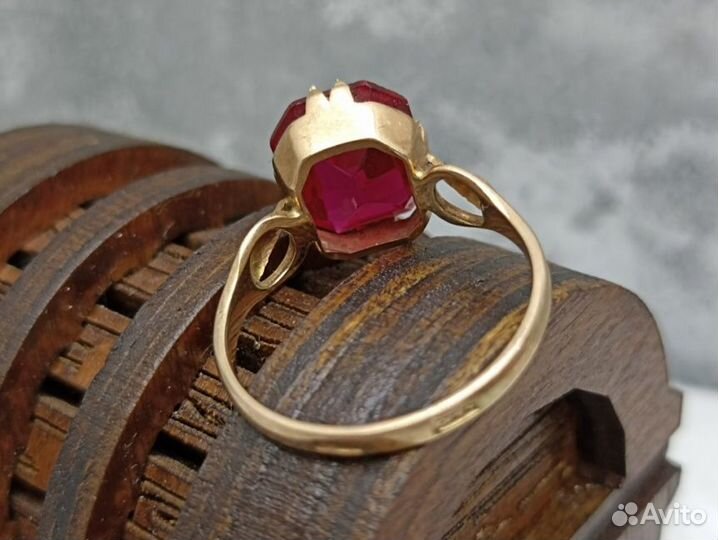 Золотое кольцо 583 пробы, массой 4,1 грамма (19Р)