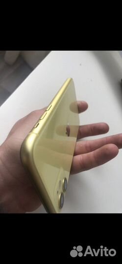 Телефон iPhone 11