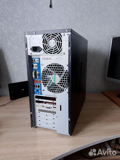 PC AMD Phenom II X4 925/GTS 250/8GB/HDD 500