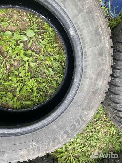 Yokohama Ice Guard Stud IG55 215/65 R16